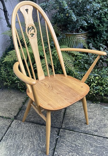 Superb modern ercol swan - superb,